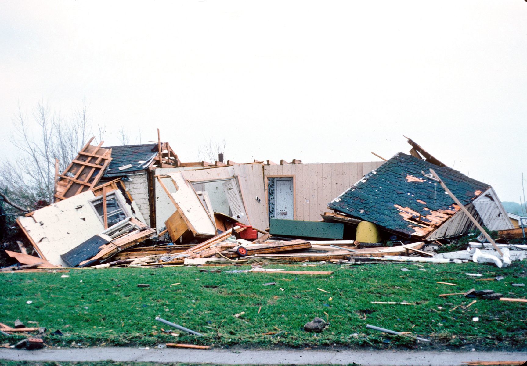 1975Tornado013